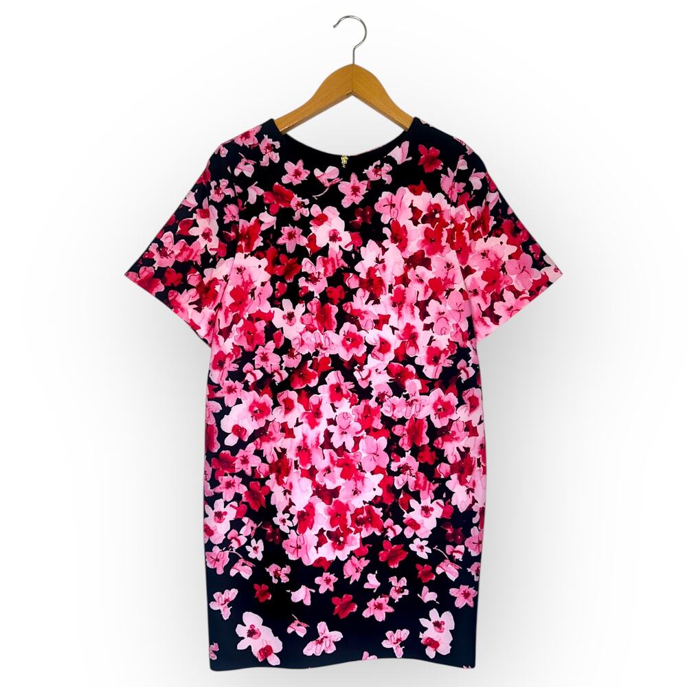 Eliza J NWT Women's Short Sleeve Shift Dress Size 4P Black Pink Floral Scuba